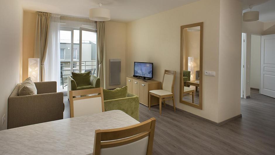 Domitys Le Pavillon De Diane Aparthotel Thionville Eksteriør bilde